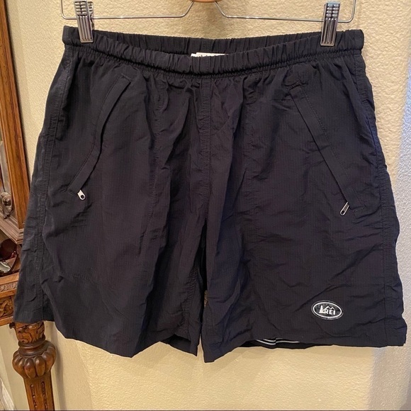 REI Pants - NWT~Vintage REI Women Mountain Light Weight Shorts Size Large